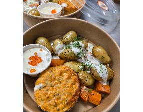 Mousseline Espadon-Saumon fumé, pommes grenailles et carottes rôties, Beurre blanc