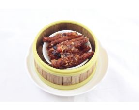 Pattes de poulet aux haricots noirs 豆汁凤爪