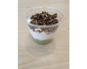 # Yaourt Grec au combawa, coulis pomme-kiwi et grainola 