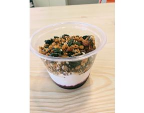 #  Fromage blanc, Granola , Coulis Fruit Rouge